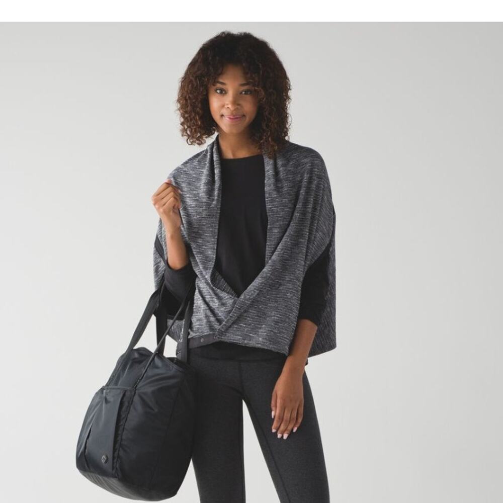 Lululemon Vinyasa Wrap Sweater Shawl One Size Black Gray Marled Travel Yoga Cozy